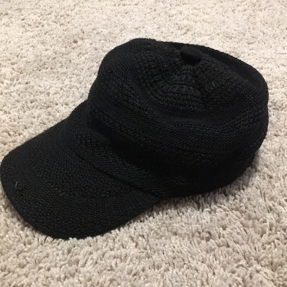 Black knit baseball cap